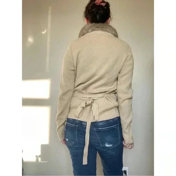 Banana Republic Y2K Fur Collar Sweater - Picture 4 of 7